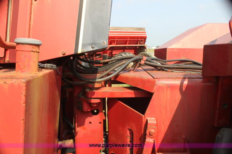 image for item I7276 1981 Versatile 895 4WD tractor