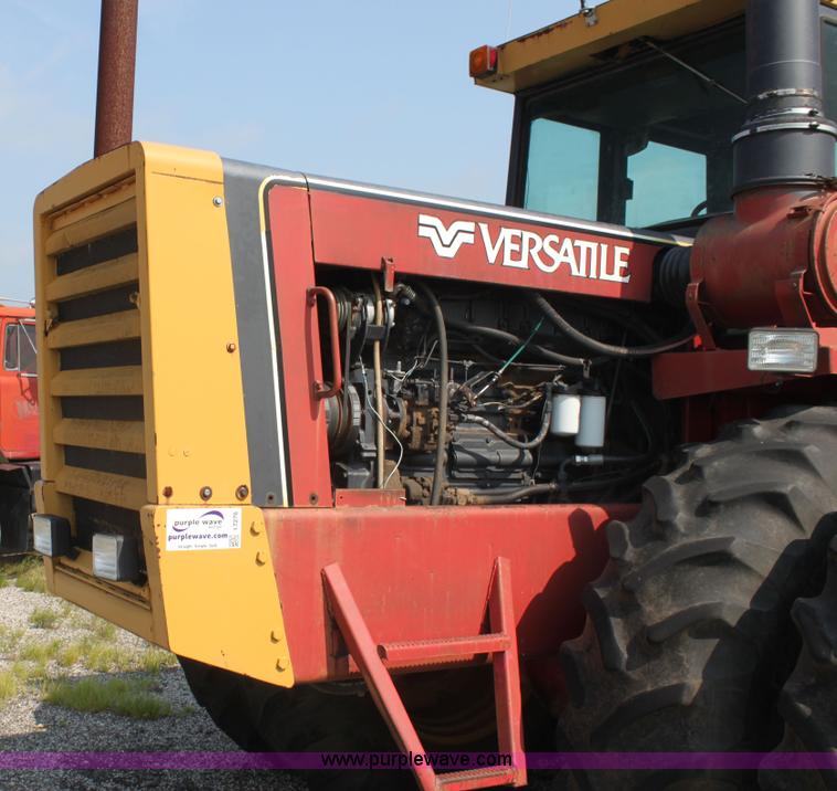 image for item I7276 1981 Versatile 895 4WD tractor