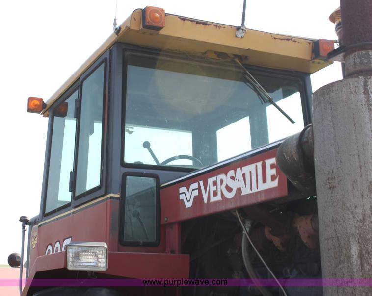 image for item I7276 1981 Versatile 895 4WD tractor