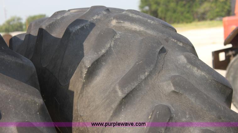 image for item I7276 1981 Versatile 895 4WD tractor