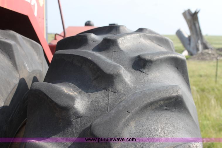 image for item I7276 1981 Versatile 895 4WD tractor