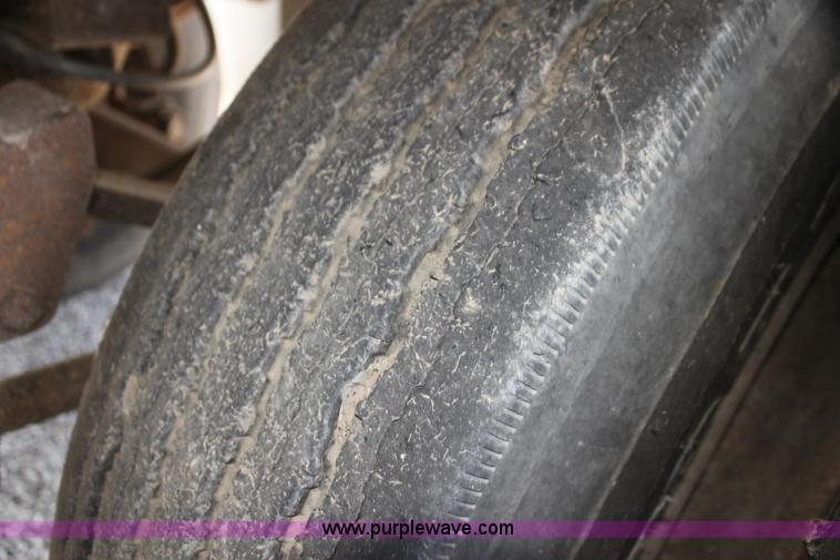 image for item I7277 1990 Wilson Convert-A-Hauler hopper bottom trailer