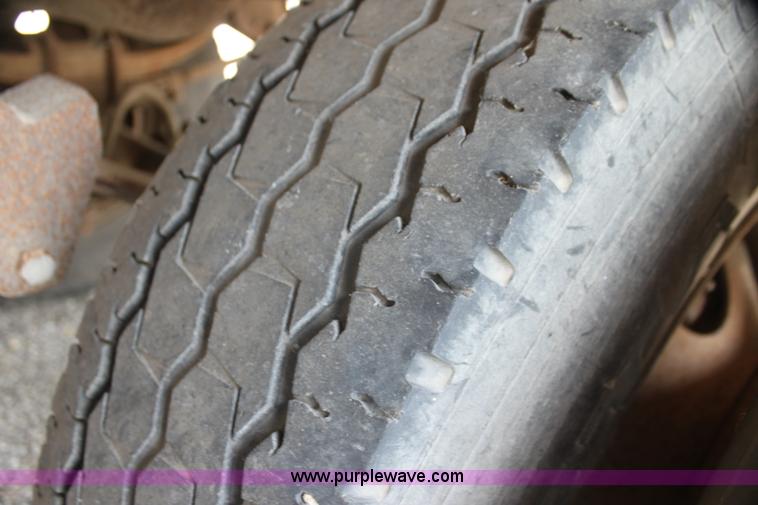 image for item I7277 1990 Wilson Convert-A-Hauler hopper bottom trailer