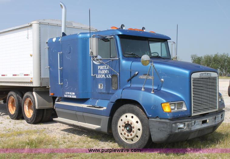 image for item I7278 1991 Freightliner FLD112 semi truck