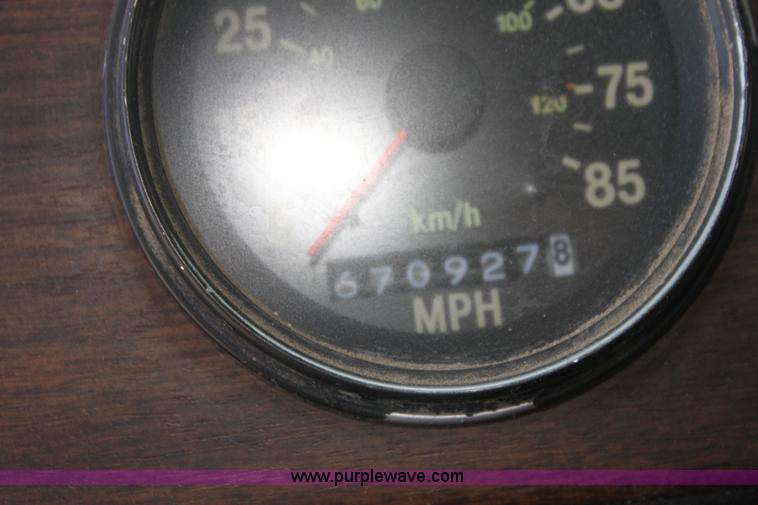 image for item I7278 1991 Freightliner FLD112 semi truck