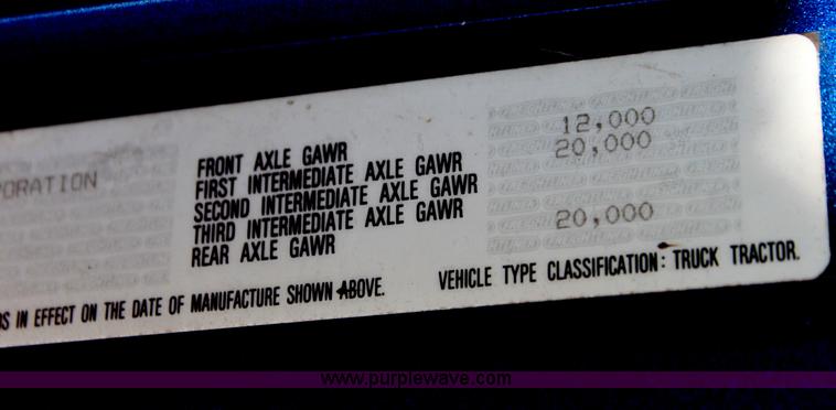 image for item I7278 1991 Freightliner FLD112 semi truck