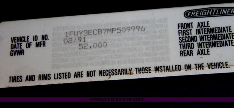 image for item I7278 1991 Freightliner FLD112 semi truck