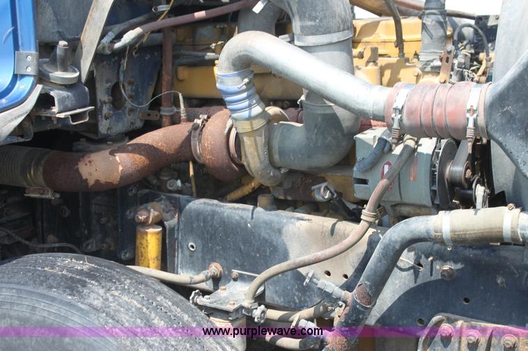 image for item I7278 1991 Freightliner FLD112 semi truck