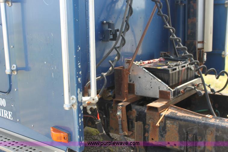 image for item I7278 1991 Freightliner FLD112 semi truck