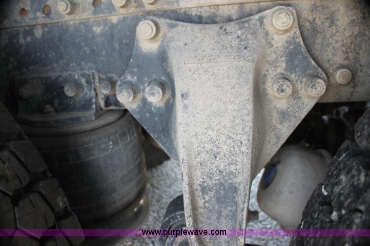 image for item I7278 1991 Freightliner FLD112 semi truck