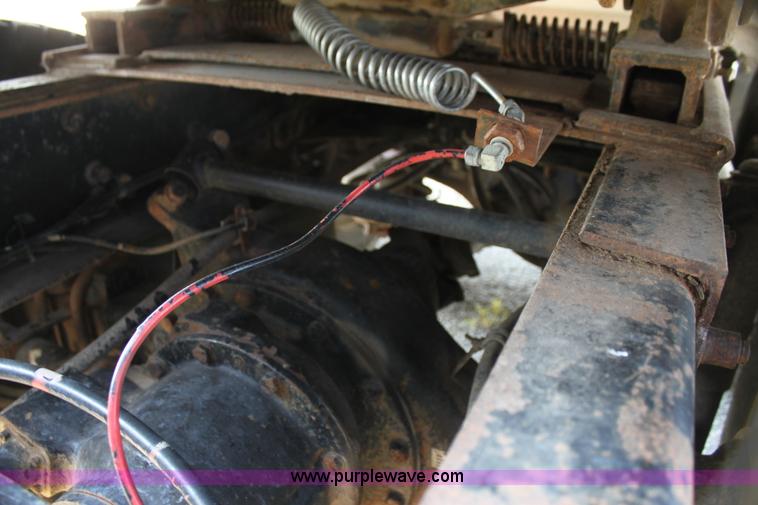 image for item I7278 1991 Freightliner FLD112 semi truck