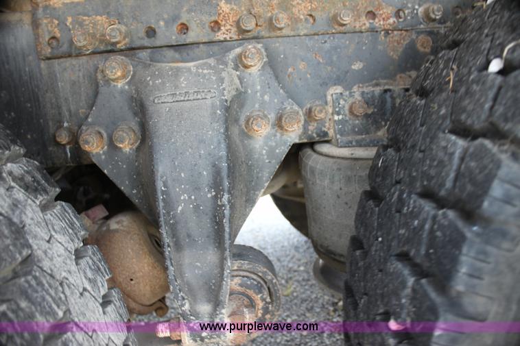 image for item I7278 1991 Freightliner FLD112 semi truck