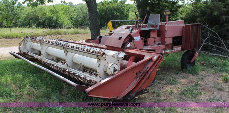 image for item J1028 Hesston 6200 self-propelled swather