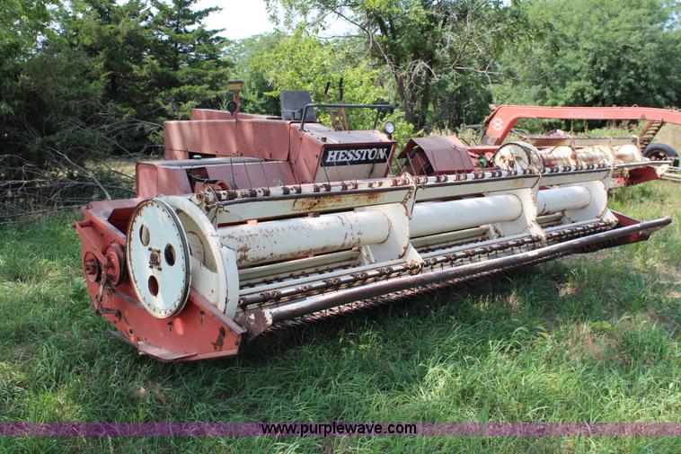 image for item J1028 Hesston 6200 self-propelled swather