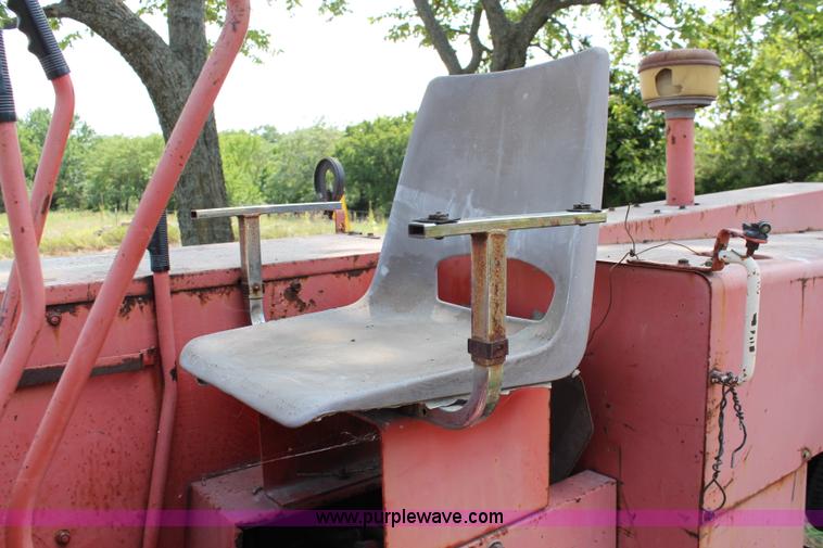 image for item J1028 Hesston 6200 self-propelled swather