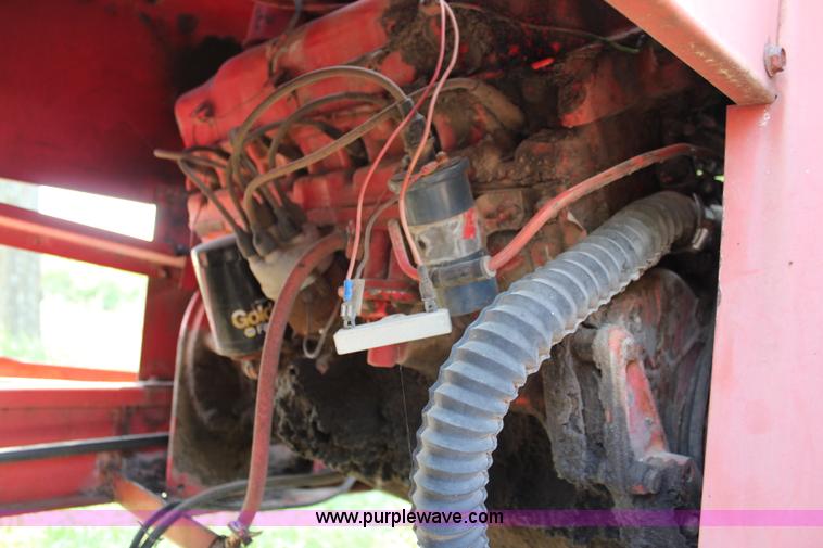 image for item J1028 Hesston 6200 self-propelled swather