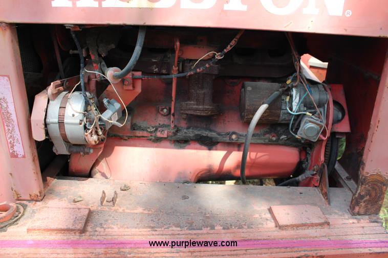 image for item J1028 Hesston 6200 self-propelled swather