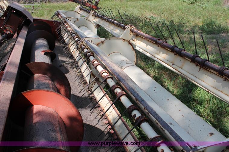 image for item J1028 Hesston 6200 self-propelled swather