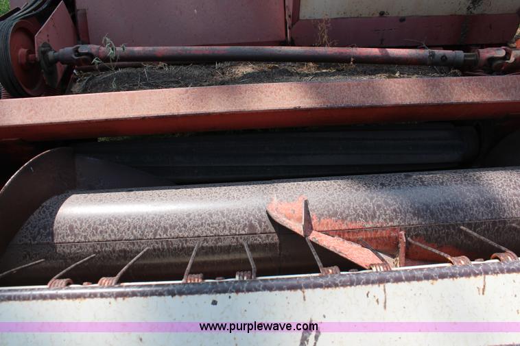 image for item J1028 Hesston 6200 self-propelled swather