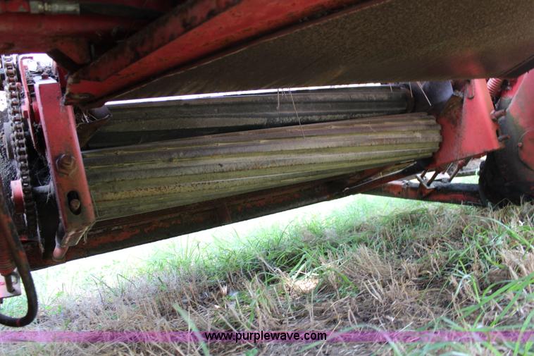 image for item J1028 Hesston 6200 self-propelled swather