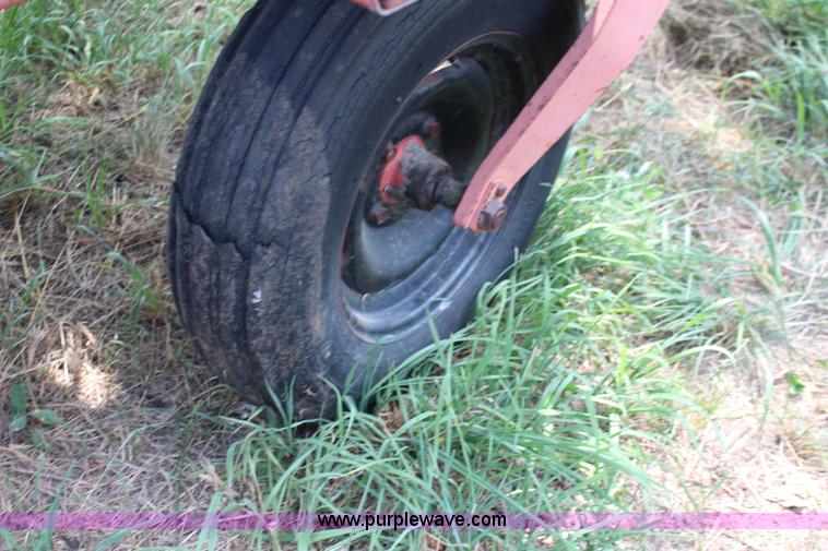 image for item J1028 Hesston 6200 self-propelled swather