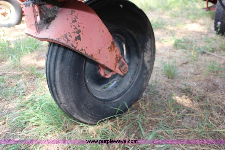 image for item J1028 Hesston 6200 self-propelled swather