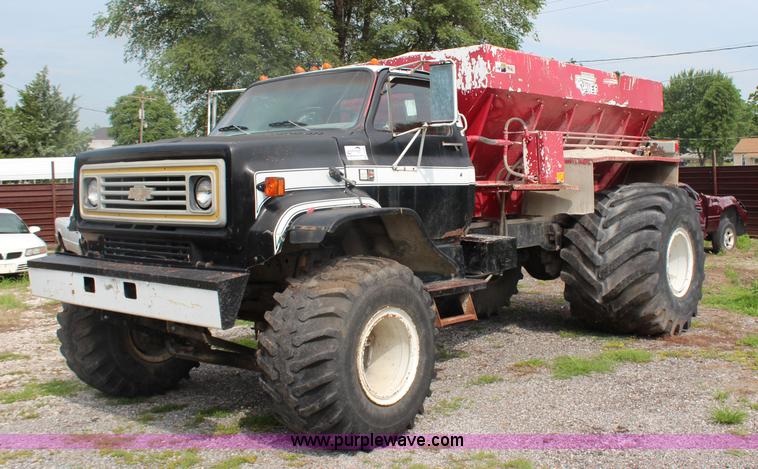 image for item J1246 1981 Chevrolet Kodiak floater spreader truck