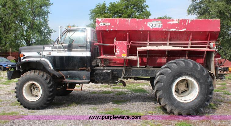 image for item J1246 1981 Chevrolet Kodiak floater spreader truck