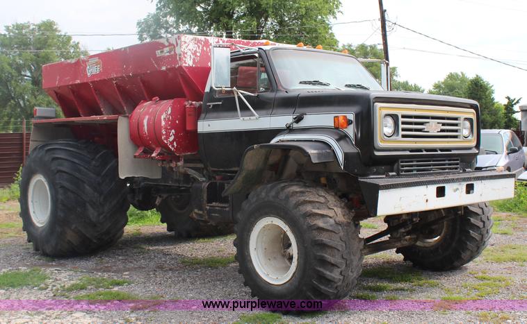 image for item J1246 1981 Chevrolet Kodiak floater spreader truck