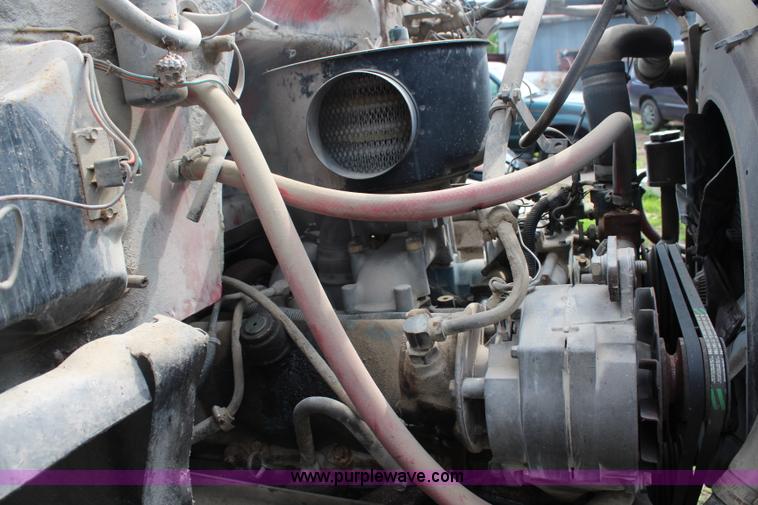 image for item J1246 1981 Chevrolet Kodiak floater spreader truck