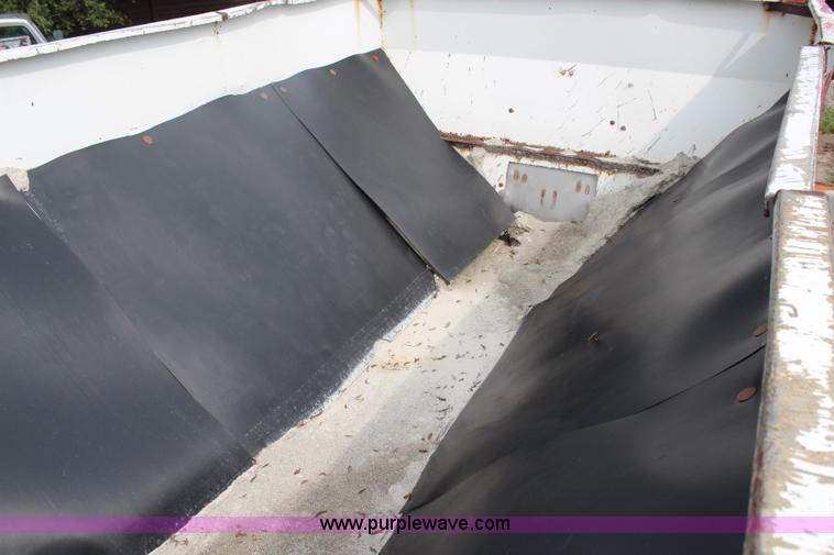 image for item J1246 1981 Chevrolet Kodiak floater spreader truck