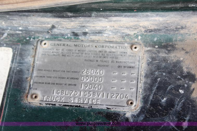 image for item J1246 1981 Chevrolet Kodiak floater spreader truck