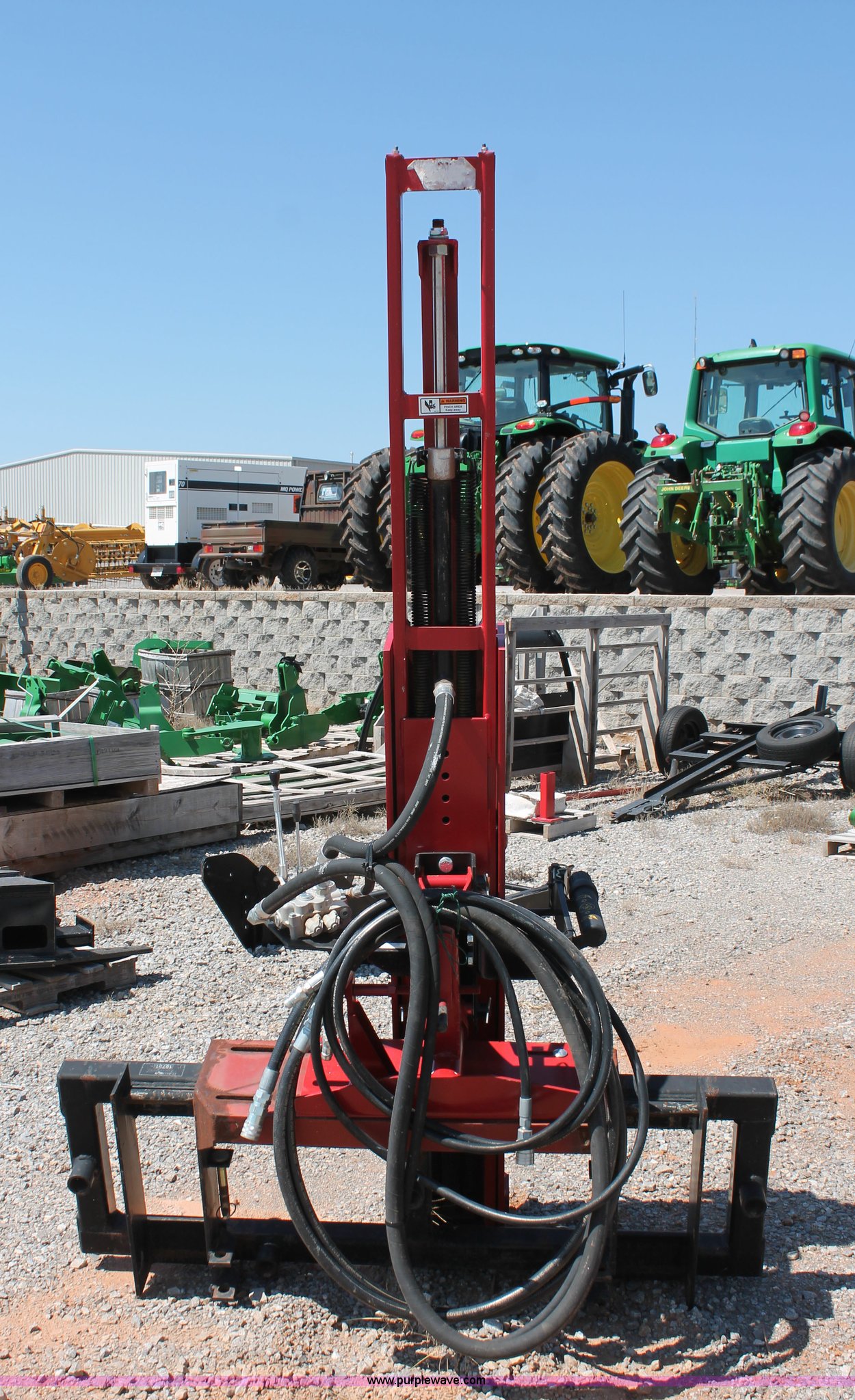 2013 Shaver HD10 hydraulic post driver in Clinton, OK Item H5624 sold