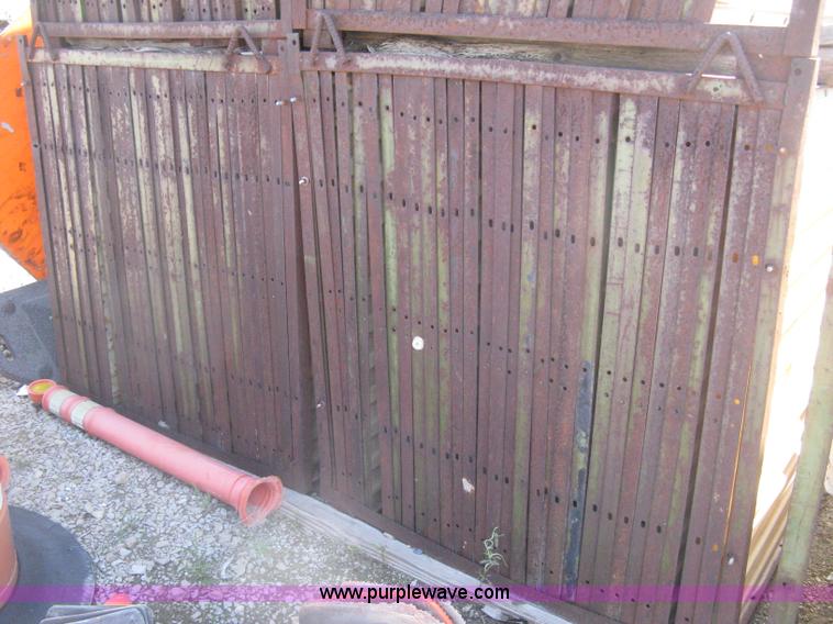 image for item AS9033 (169) Kelly Klosure panels wind break enclosure system