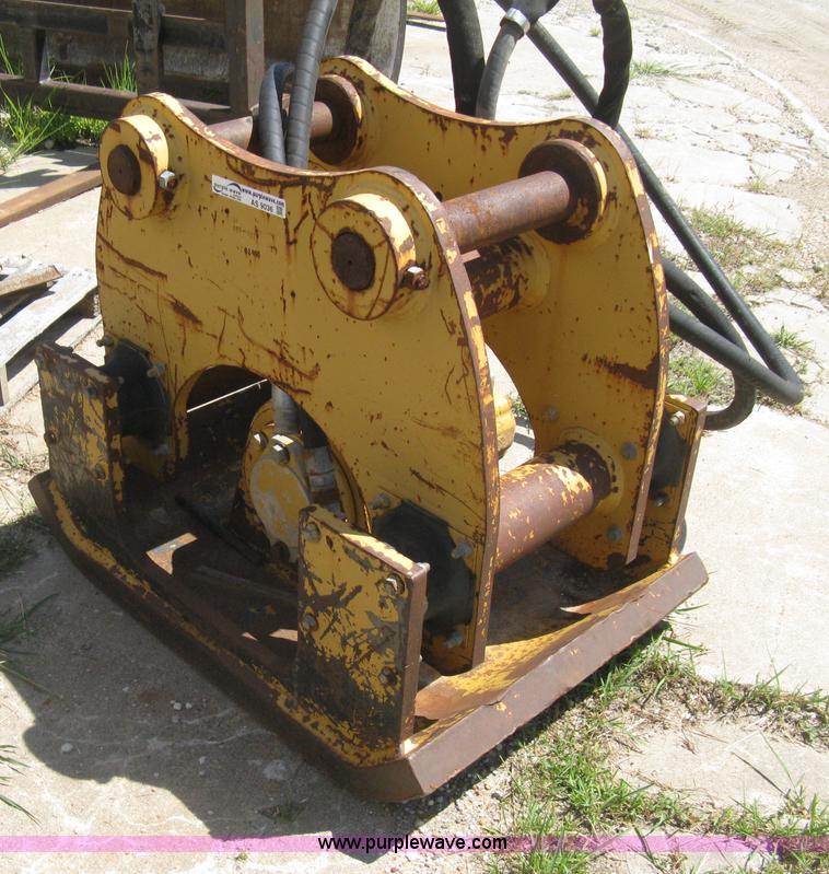 image for item AS9036 Hydraulic plate compactor