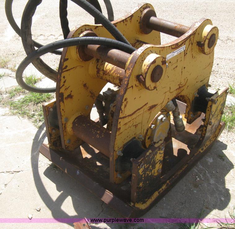 image for item AS9036 Hydraulic plate compactor