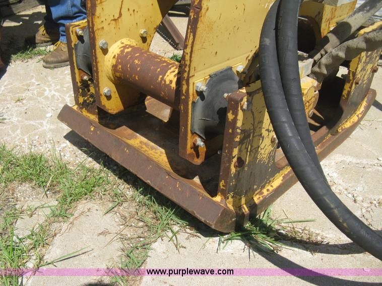 image for item AS9036 Hydraulic plate compactor