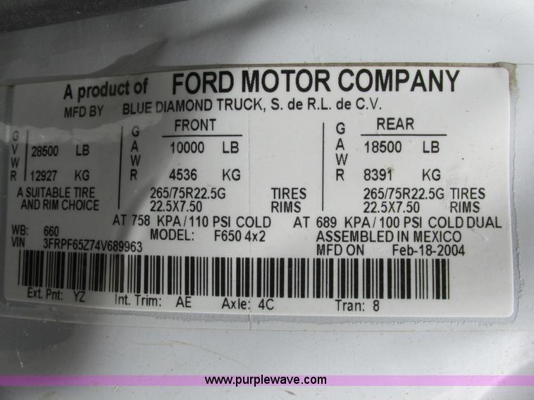 image for item AW9981 2004 Ford F650 Super Duty XL service truck with crane