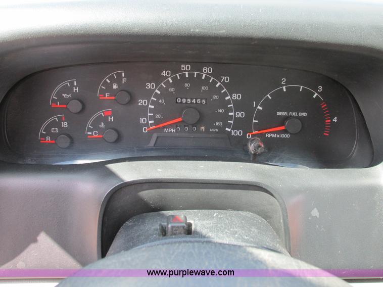 image for item AW9981 2004 Ford F650 Super Duty XL service truck with crane