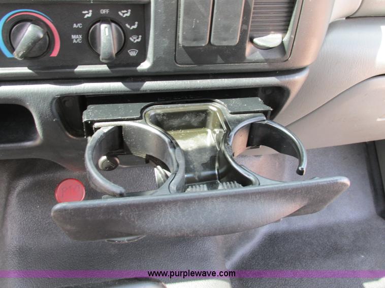 image for item AW9981 2004 Ford F650 Super Duty XL service truck with crane