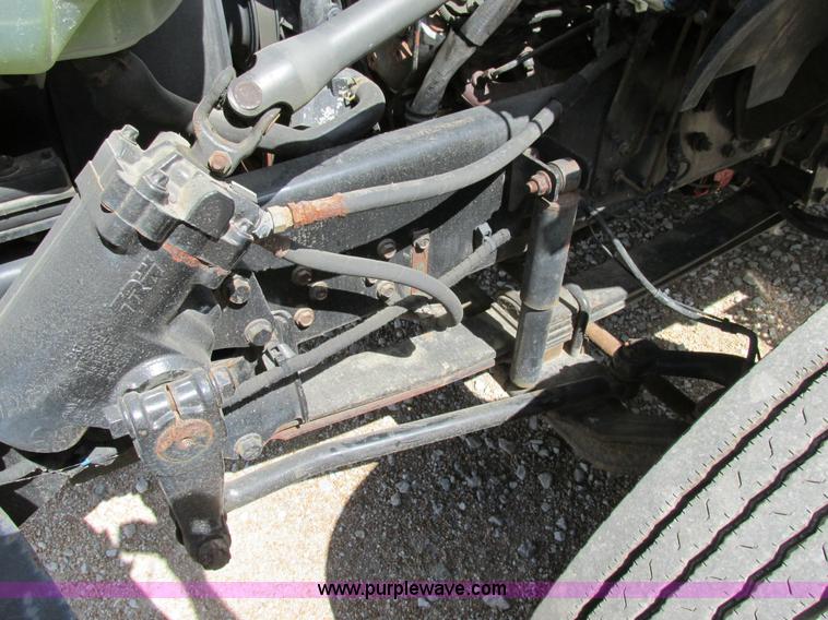 image for item AW9981 2004 Ford F650 Super Duty XL service truck with crane