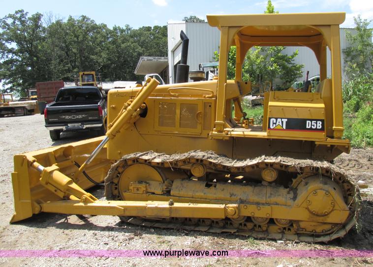 image for item AW9995 1980 Caterpillar D5B dozer