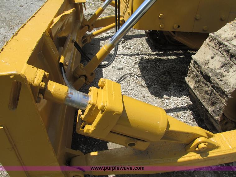 image for item AW9995 1980 Caterpillar D5B dozer