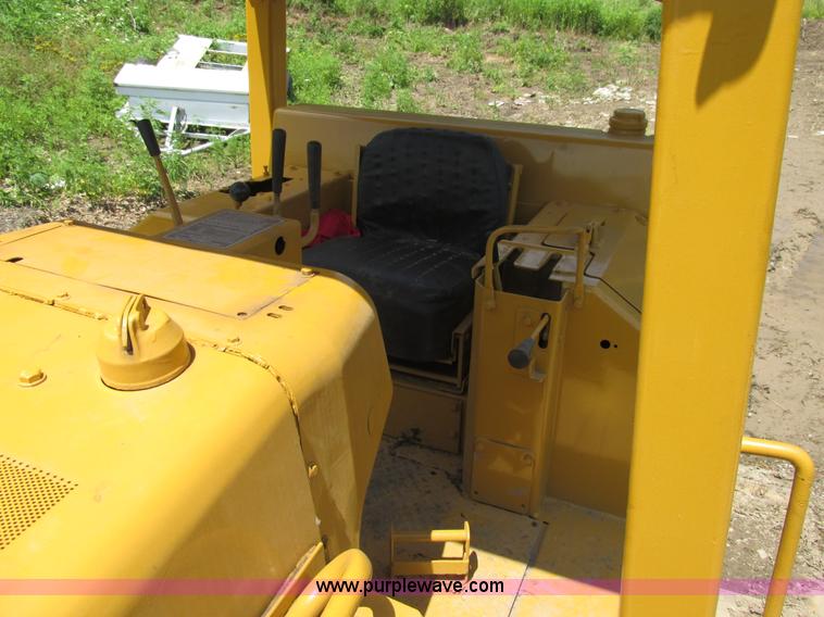 image for item AW9995 1980 Caterpillar D5B dozer
