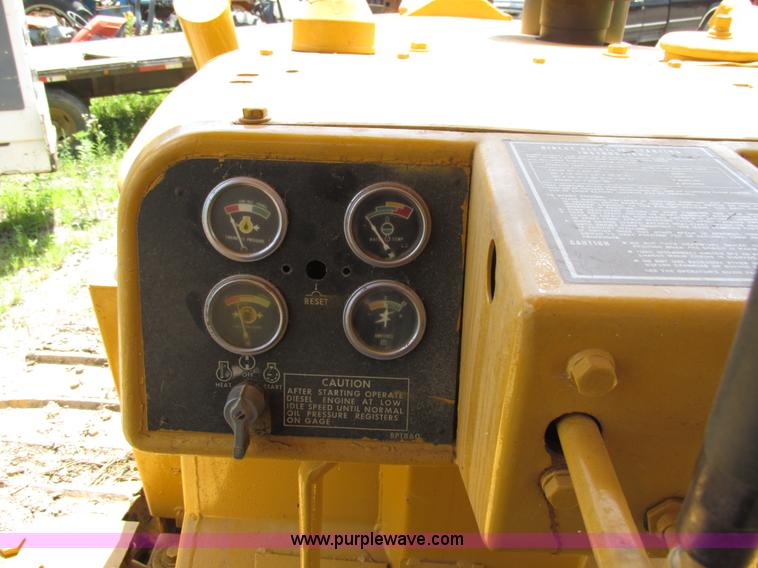image for item AW9995 1980 Caterpillar D5B dozer