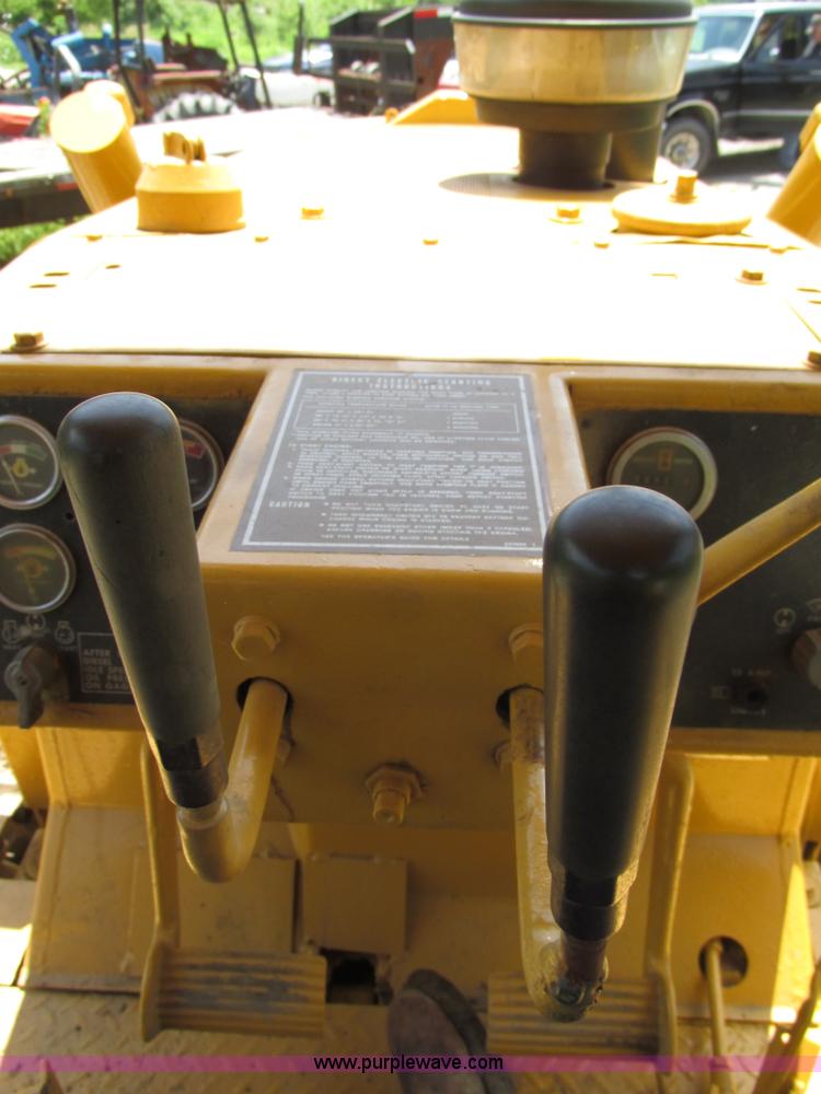 image for item AW9995 1980 Caterpillar D5B dozer