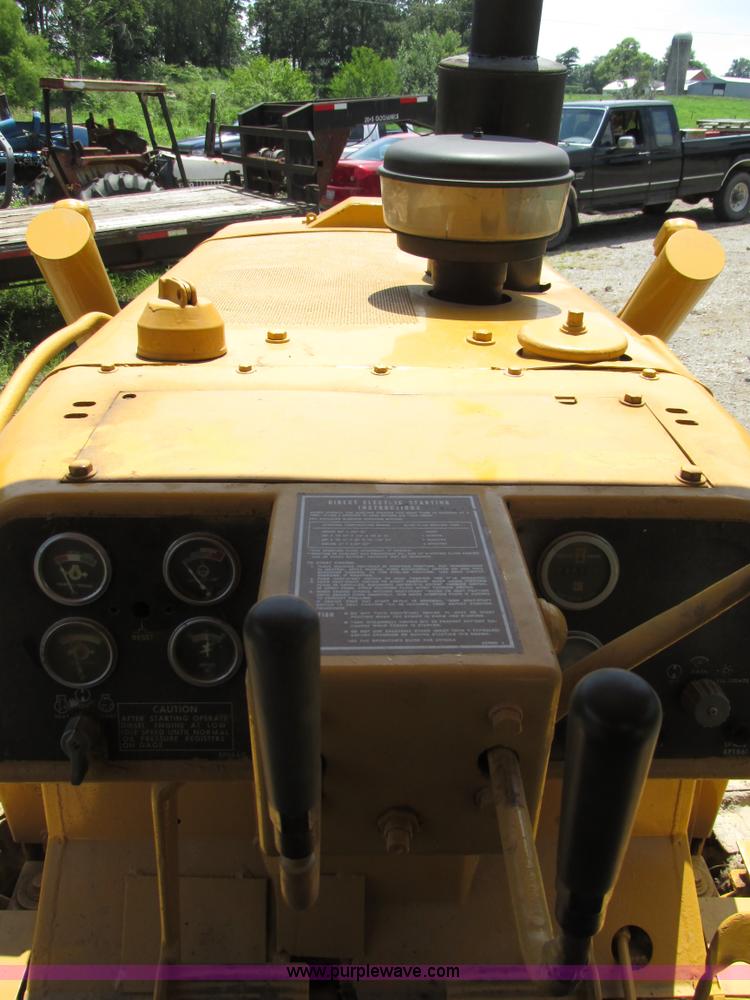 image for item AW9995 1980 Caterpillar D5B dozer
