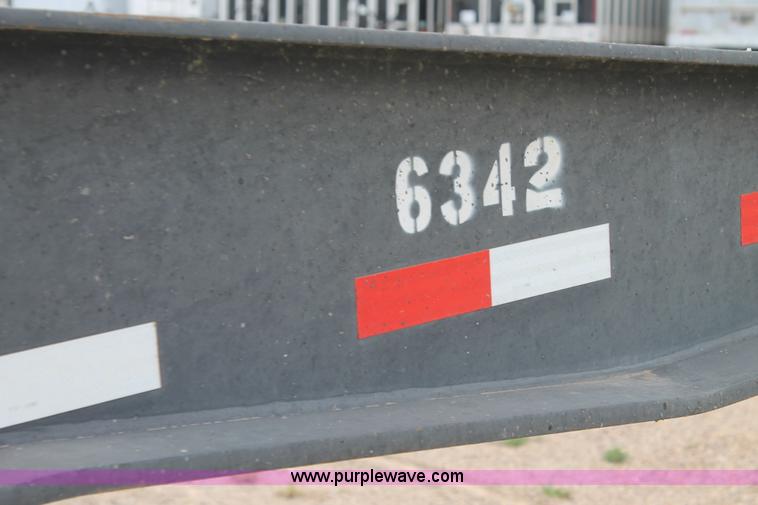 image for item C3910 2006 Eager Beaver 50GSL trailer