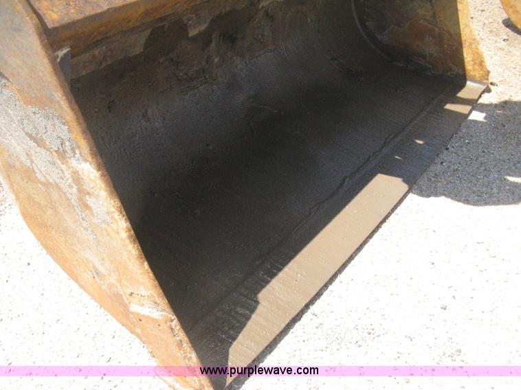 image for item D1120 Caterpillar 6' trench bucket