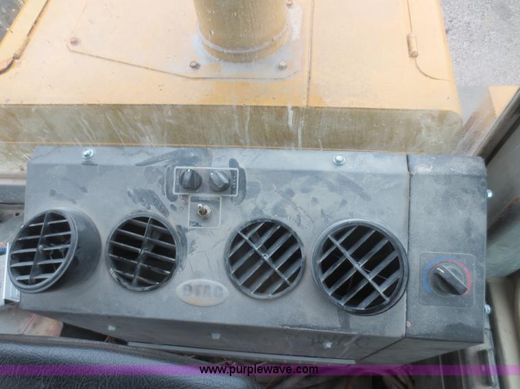 image for item D2109 1997 Kawasaki 90Z wheel loader